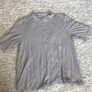 AE quarter length sleeve shirt